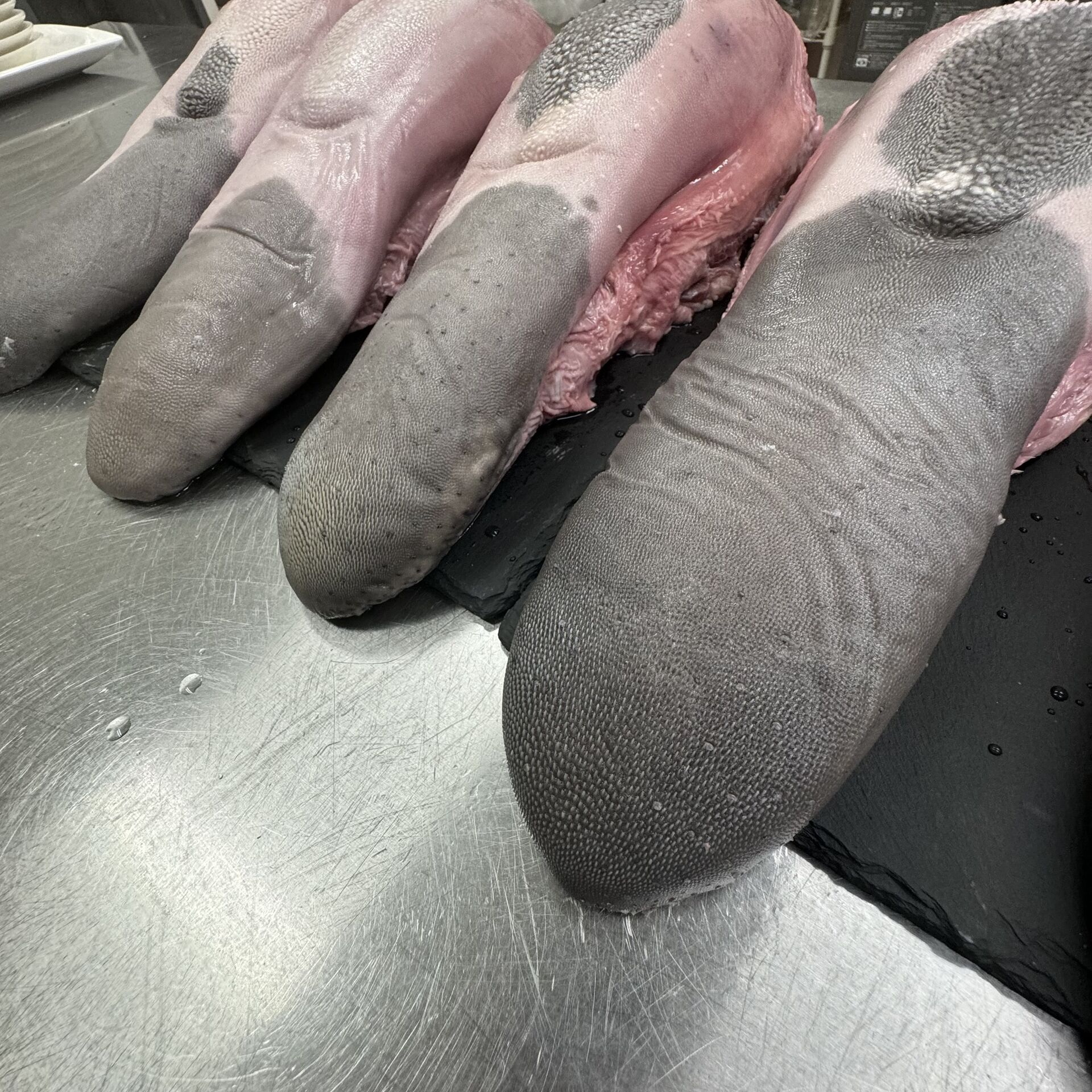 週末なので牛タンたくさん用意してご来店お待ちしております